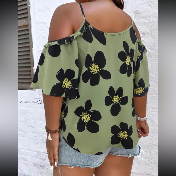 Plus boho hot pink floral print cold shoulder blouse - Picture 3 of 15